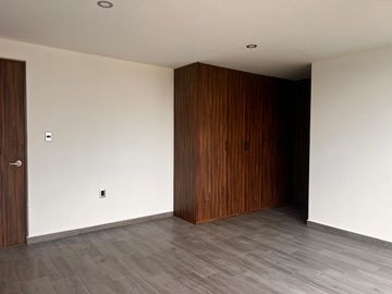 Venta de casa nueva moderna y muy iluminada en zona azul Lomas de Angelópolis ll