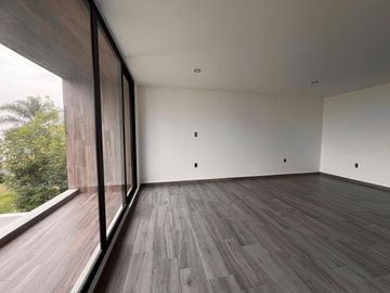 Venta de casa nueva moderna y muy iluminada en zona azul Lomas de Angelópolis ll