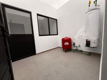Venta de casa nueva moderna y muy iluminada en zona azul Lomas de Angelópolis ll