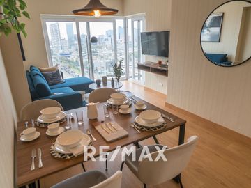 Venta De Departamento De Estreno Con Balcon En Santa Catalina,La Victoria