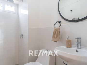 Venta De Departamento De Estreno Con Balcon En Santa Catalina,La Victoria
