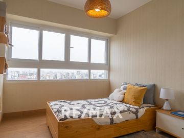 Venta De Departamento De Estreno Con Balcon En Santa Catalina,La Victoria
