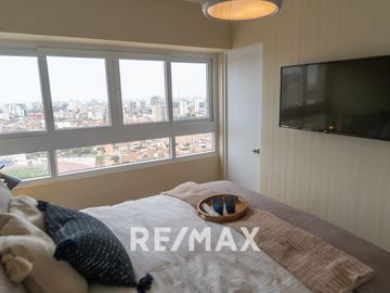 Venta De Departamento De Estreno Con Balcon En Santa Catalina,La Victoria