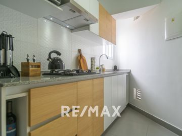 Venta De Departamento De Estreno Con Balcon En Santa Catalina,La Victoria