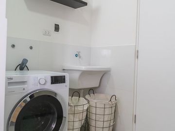 Venta De Departamento De Estreno Con Balcon En Santa Catalina,La Victoria