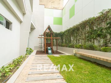 Venta De Departamento De Estreno Con Balcon En Santa Catalina,La Victoria
