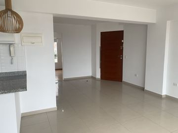 Salamanca - Flat de 2 dormitorios + 2 baños + cochera techada