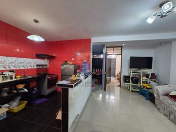 REMATE DE CASA EN URBANIZACIÓN LA ARBOLEDA AL FRENTE DE LA UNIVERSIDAD SIPÁN