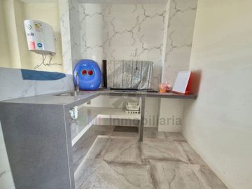 REMATE DE CASA EN URBANIZACIÓN LA ARBOLEDA AL FRENTE DE LA UNIVERSIDAD SIPÁN