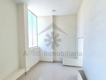 REMATE DE CASA EN URBANIZACIÓN LA ARBOLEDA AL FRENTE DE LA UNIVERSIDAD SIPÁN