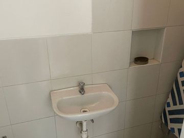 VENDO EXCLUSIVO Y AMPLIO DPTO. EN URB. CASUARINAS - SURCO