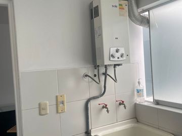 VENDO EXCLUSIVO Y AMPLIO DPTO. EN URB. CASUARINAS - SURCO