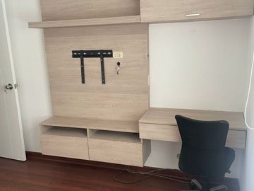 VENDO EXCLUSIVO Y AMPLIO DPTO. EN URB. CASUARINAS - SURCO