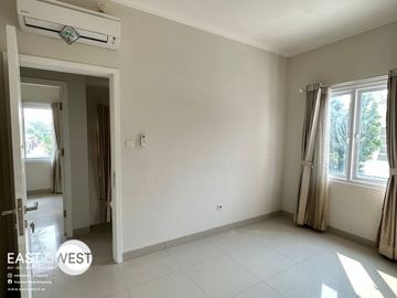 Dijual Rumah Cluster Samara Village Gading Serpong Tangerang Bagus Murah Siap Huni Lokasi Strategis
