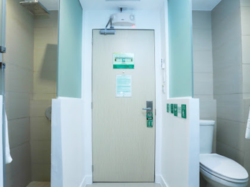 🏨 For Sale: Prime Hotel in Quezon City, EDSA! 🏨