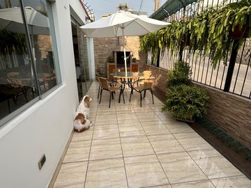 PRECIOSA CASA totalmente remodelada ESPALDAS ESAN-ALAMOS DE MONTERRICO-SURCO