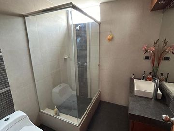 PRECIOSA CASA totalmente remodelada ESPALDAS ESAN-ALAMOS DE MONTERRICO-SURCO