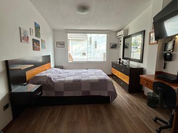 PRECIOSA CASA totalmente remodelada ESPALDAS ESAN-ALAMOS DE MONTERRICO-SURCO