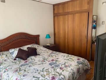 SE VENDE CASA DE DOS PISOS EN EXCELENTE UBICACIÓN ESPACIOSA Y CONFORTABLE