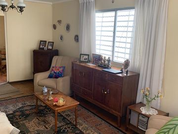 SE VENDE CASA DE DOS PISOS EN EXCELENTE UBICACIÓN ESPACIOSA Y CONFORTABLE