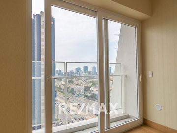 Venta De Departamento Estreno Con Balcón En Santa Catalina,La Victoria 60M2