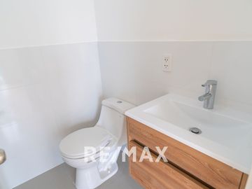 Venta De Departamento Estreno Con Balcón En Santa Catalina,La Victoria 60M2