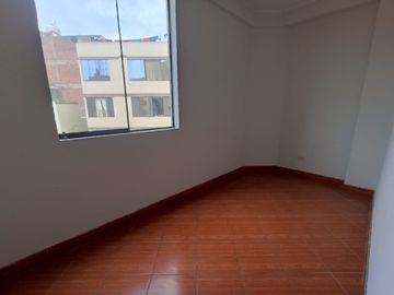 En venta departamento Amplio y Cómodo de 160 m² con Vista Exterior Limite Ate con La Molina