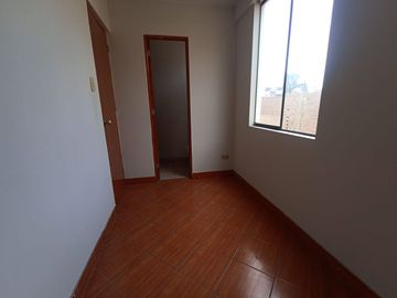 En venta departamento Amplio y Cómodo de 160 m² con Vista Exterior Limite Ate con La Molina