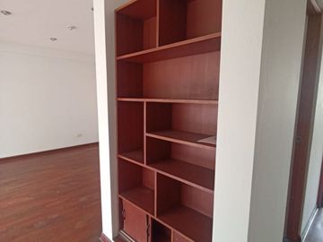 En venta departamento Amplio y Cómodo de 160 m² con Vista Exterior Limite Ate con La Molina