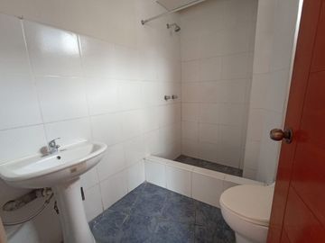 En venta departamento Amplio y Cómodo de 160 m² con Vista Exterior Limite Ate con La Molina