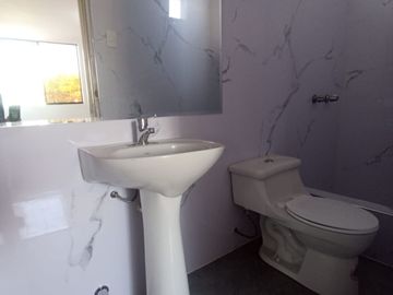 En venta departamento Amplio y Cómodo de 160 m² con Vista Exterior Limite Ate con La Molina