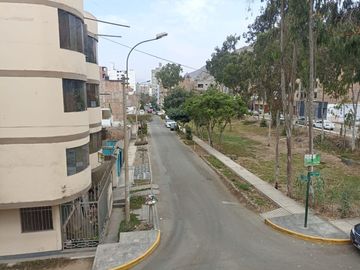 En venta departamento Amplio y Cómodo de 160 m² con Vista Exterior Limite Ate con La Molina