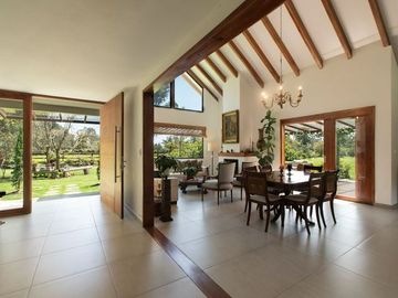FINCA EN VENTA  LOS PINOS POLO CLUB MOSQUERA