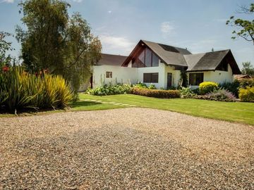 FINCA EN VENTA  LOS PINOS POLO CLUB MOSQUERA