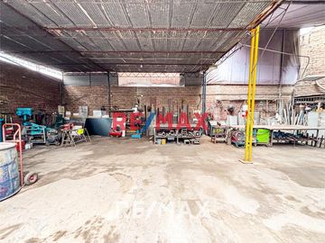 Venta De Terreno Industrial O Local Industrial 300 M2 - Ate