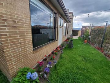 VENTA CASA CAMPESTRE EXCLUSIVA CONJUNTO CERRADO CAJICA , LA VIRGEN