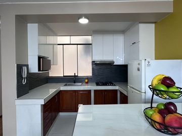 DEPARTAMENTO AMPLIO CON TERRAZA Y JARDÍN A MUY BUEN PRECIO
