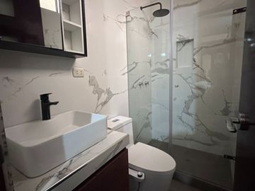 DEPARTAMENTO AMPLIO CON TERRAZA Y JARDÍN A MUY BUEN PRECIO