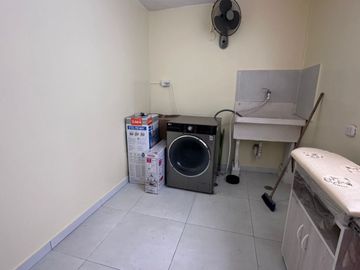 DEPARTAMENTO AMPLIO CON TERRAZA Y JARDÍN A MUY BUEN PRECIO
