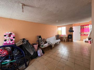 VENDO CASA EN LA COLONIA VOLCANES CERCA DE AVENIDA PRINCIPAL ( SOLO CONTADO)