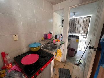 VENDO CASA EN LA COLONIA VOLCANES CERCA DE AVENIDA PRINCIPAL ( SOLO CONTADO)