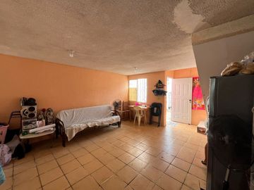 VENDO CASA EN LA COLONIA VOLCANES CERCA DE AVENIDA PRINCIPAL ( SOLO CONTADO)