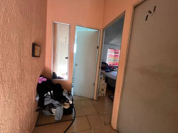 VENDO CASA EN LA COLONIA VOLCANES CERCA DE AVENIDA PRINCIPAL ( SOLO CONTADO)