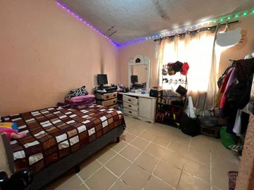 VENDO CASA EN LA COLONIA VOLCANES CERCA DE AVENIDA PRINCIPAL ( SOLO CONTADO)