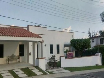 Casa en Remate en Fraccionamiento Lomas de Cocoyoc Morelos