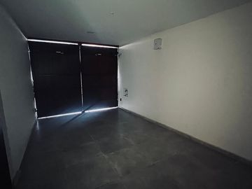 HERMOSA CASA EN VENTA, CENTRO HISTORICO DE CUENCA. UBICACIÓN PRIVILEGIADA, ESTILO RENOVADO