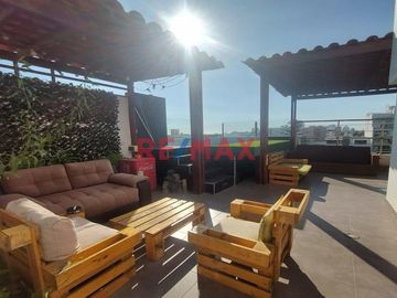 Vendo Hermoso Penthouse En Urb. El Golf Frente A Parque 343.00 M2 + Estacionamiento