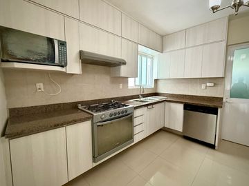 CASA EN VENTA EN FRACCIONAMIENTO BOSQUES DE SANTA ANITA