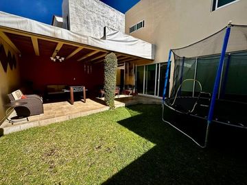 CASA EN VENTA EN FRACCIONAMIENTO BOSQUES DE SANTA ANITA