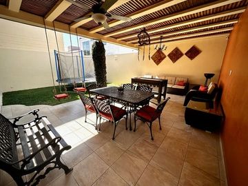 CASA EN VENTA EN FRACCIONAMIENTO BOSQUES DE SANTA ANITA